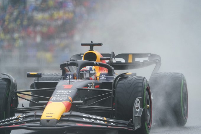 Verstappen se adueña de la ‘pole’ incluso bajo la lluvia