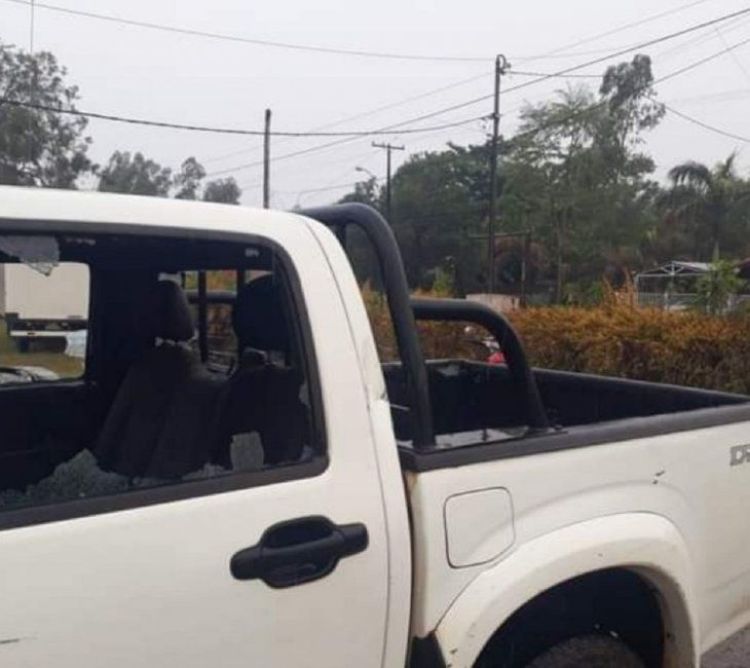 Paraguarí: Batalla campal deja policías heridos, patrulleras dañadas e hinchas aprehendidos