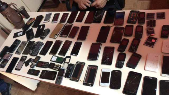 Requisan centenar de celulares en penal de Emboscada