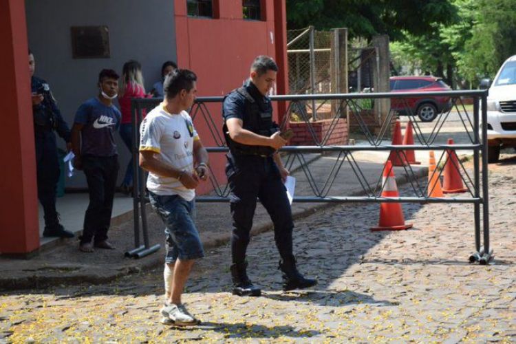 Imputan a sindicado de apuñalar a adolescente de 14 años
