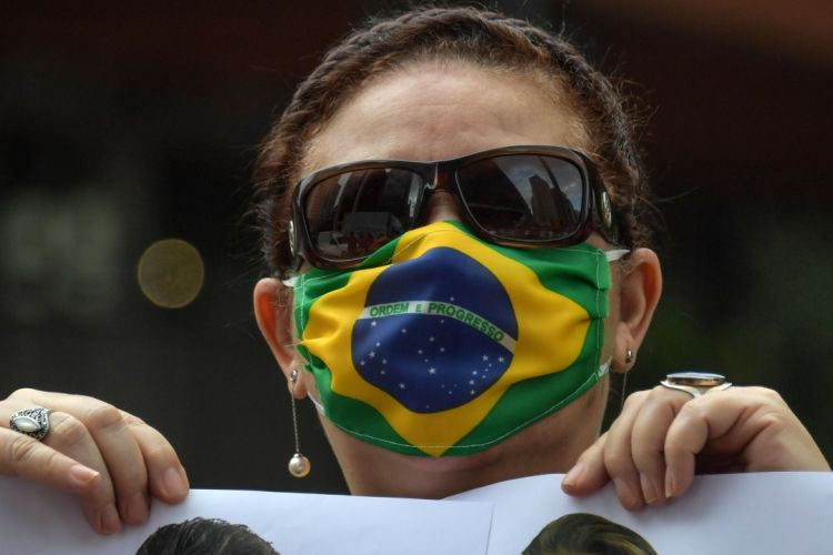 Covid-19: Brasil reporta 697 muertes y más de 52,000 casos en 24 horas