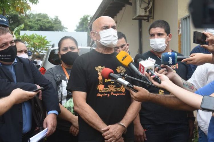 Joven denunció que capitán de Bomberos la amenazaba para hacer tríos con parte del plantel, relata fiscal