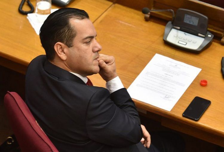 Desde su banca, el senador Friedmann operó por nuevos contratos para ESSA