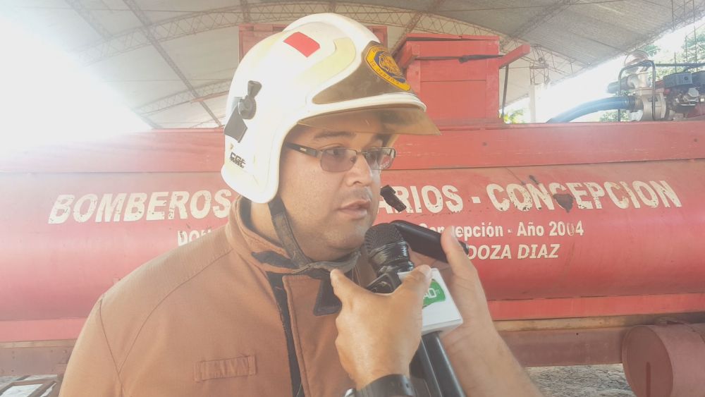 Intentaron incendiar vehículos de los bomberos de Concepción