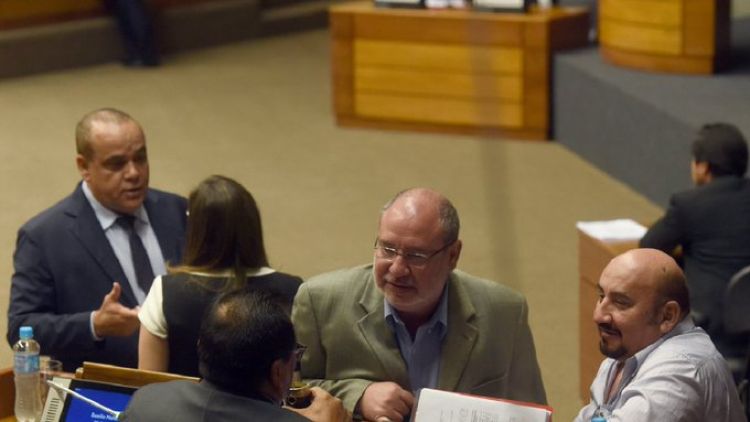 Advierten que diputados que salven a Quiñónez no podrán postularse por Concertación