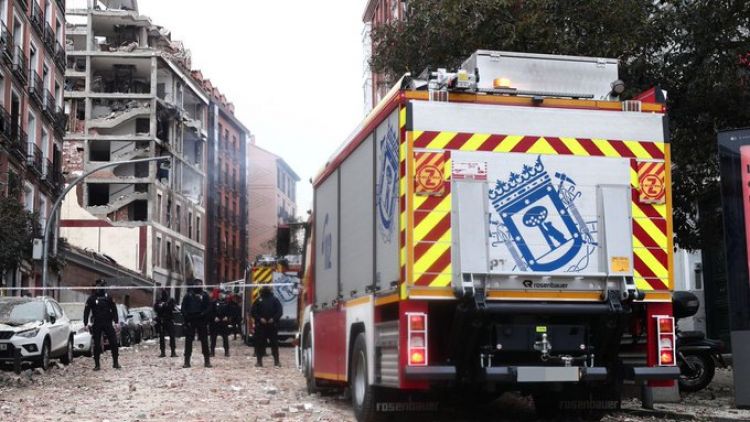 Al menos tres fallecidos y 11 heridos tras fuerte explosión en edificio de Madrid