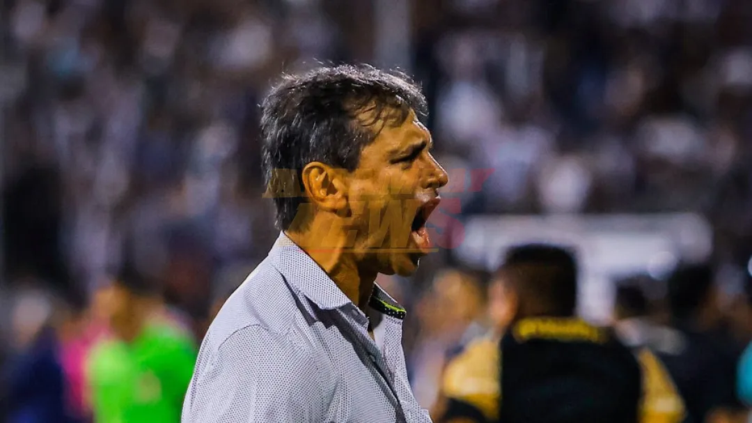 Fabián Bustos, el entrenador de Olimpia