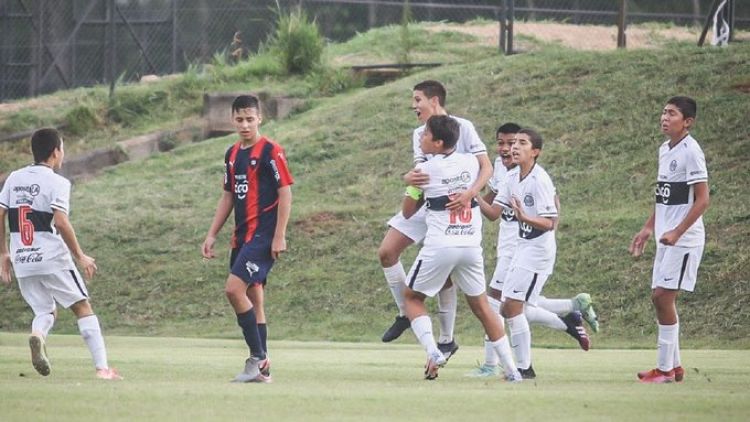 Olimpia dominó los clásicos de Formativas