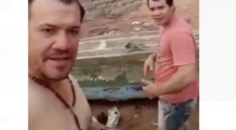 Investigan muerte de un hombre que apostó por cerveza, se tiró al río y murió