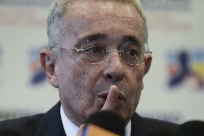 Fiscalía de Colombia acusó formalmente al expresidente Álvaro Uribe por tres delitos