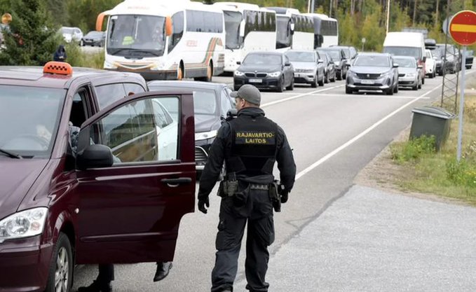 Finlandia construirá un muro en su frontera con Rusia para frenar la llegada de migrantes