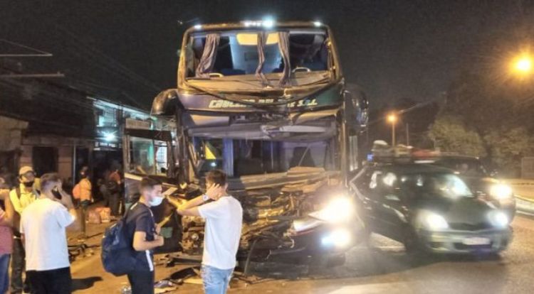 Choque de buses por “falla de frenos” deja 16 heridos en Capiatá