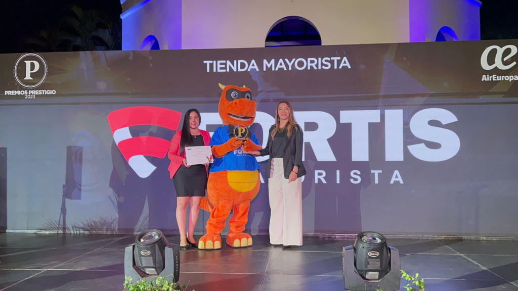 Fortis Mayorista recibe el premio Prestigio 2023