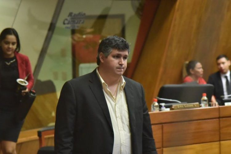 Salvan de desafuero al diputado Esteban Samaniego