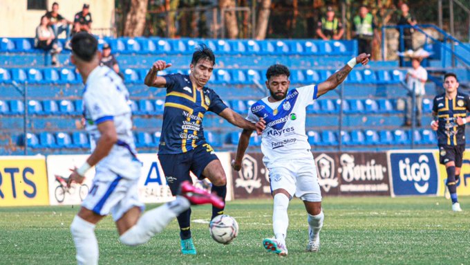 Trinidense elimina al campeón y se instala en semifinales