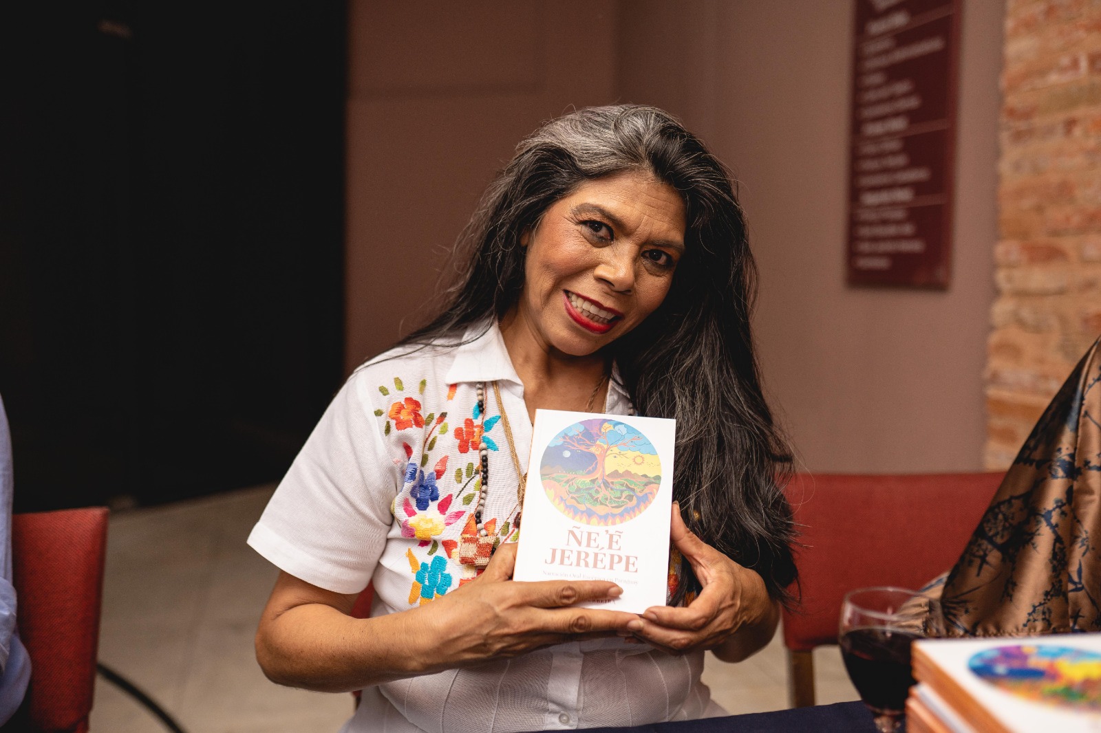Ñe'ẽ jerépe, nuevo libro que celebra la narración oral