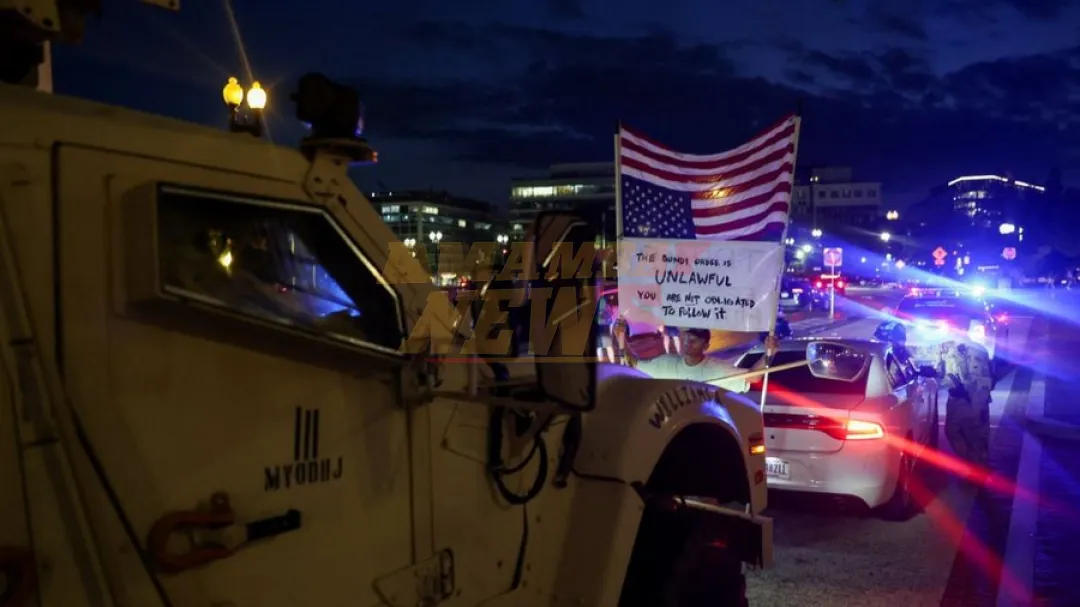 Protestas en EU contra Trump; miles se suman contra el cambio del mapa electoral en Texas