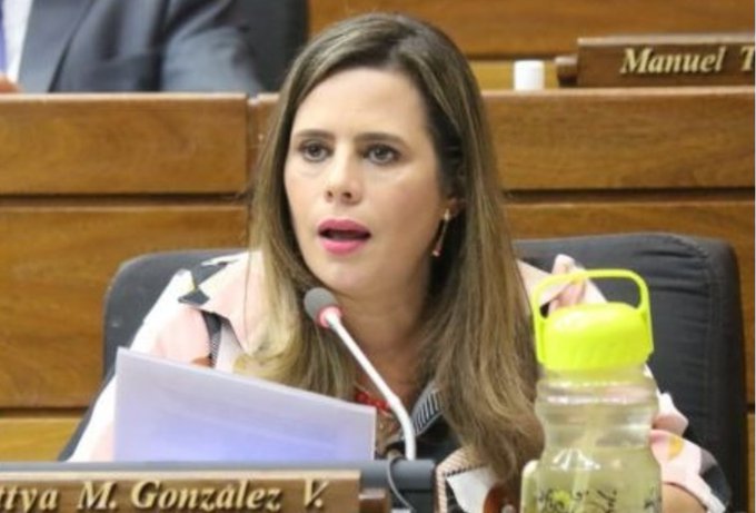Kattya González trata de «graves» las modificaciones hechas por el Senado al proyecto de conflictos de intereses