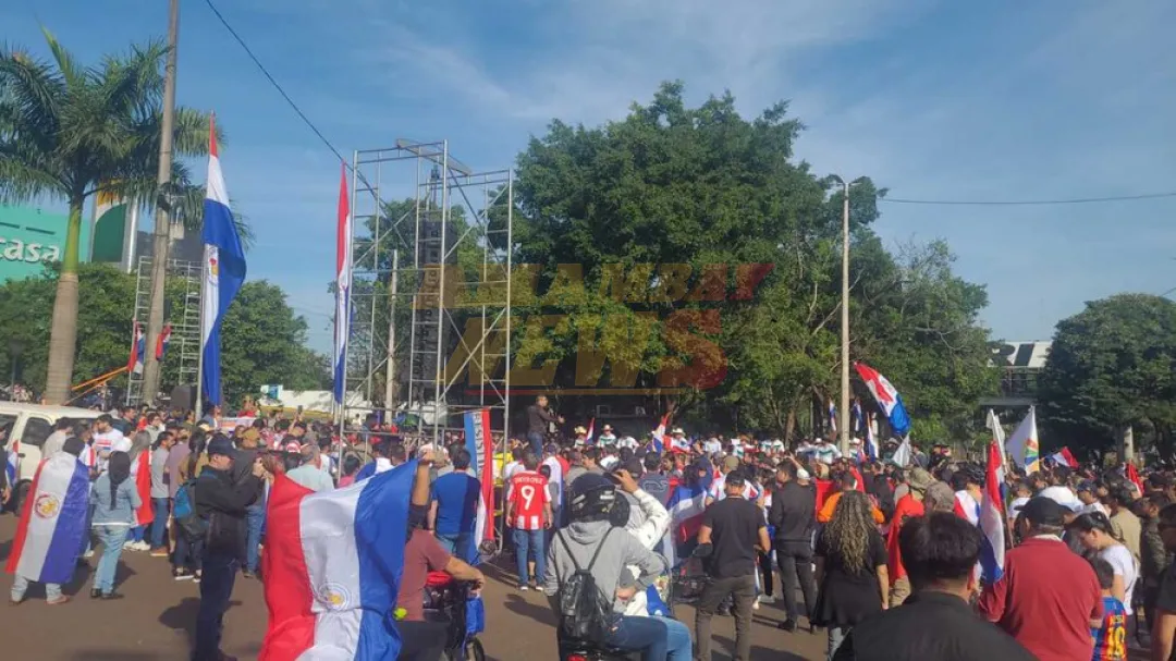 Multitudinaria caravana a favor de Miguel Prieto en Ciudad del Este