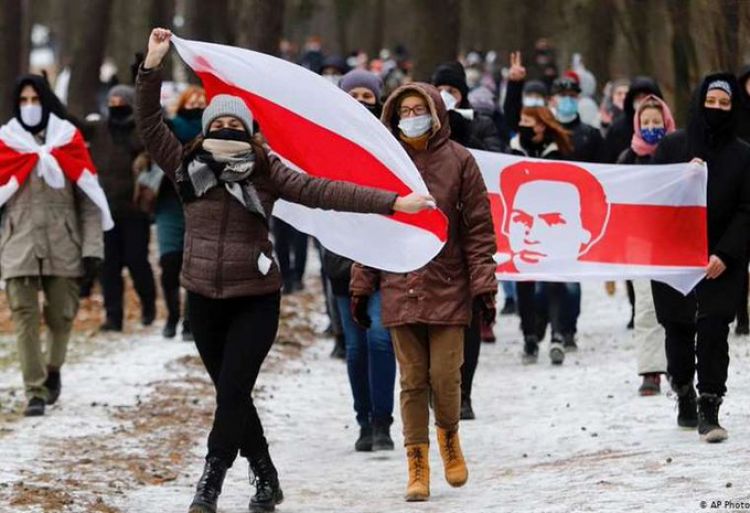 Bielorrusos se mantienen en las calles para pedir la renuncia de Lukashenko