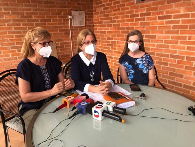 "Yo les pido que liberen a pap", pide hija de ex vicepresidente scar Denis
