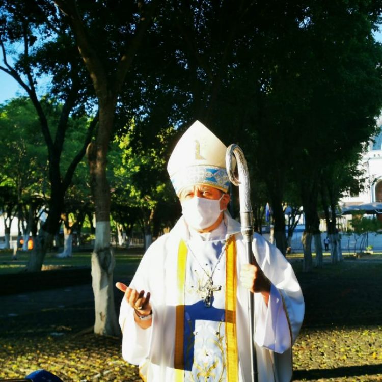 Monseñor lamentó las muertes por Covid y criticó a los sectores que intentan aprovecharse de la crisis de la pandemia
