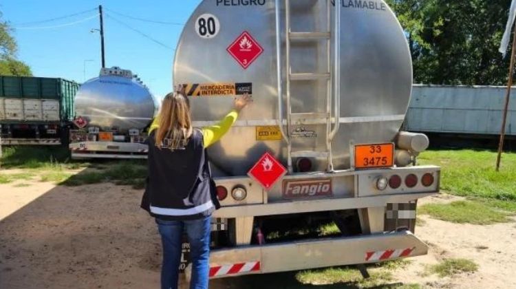 Alertan sobre transportadoras de combustibles que operan ilegalmente