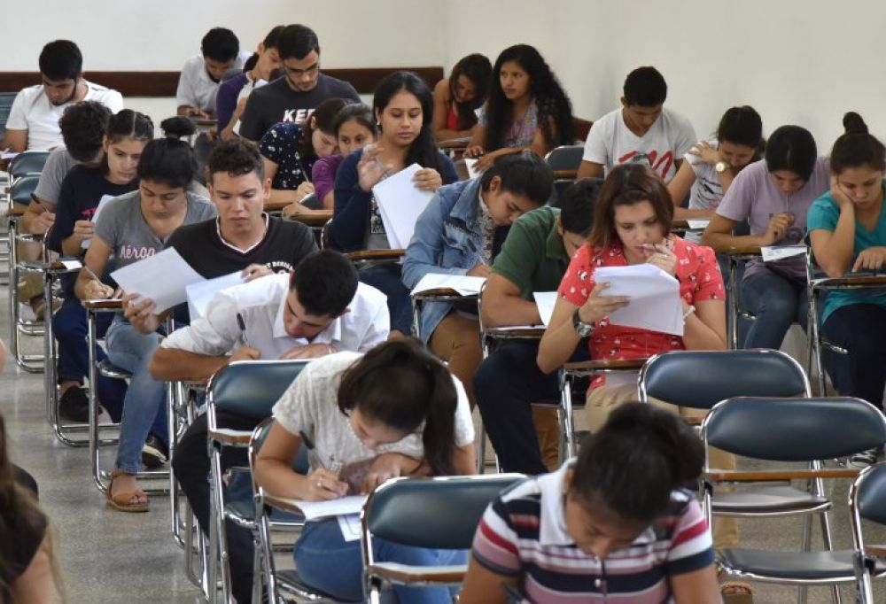 Mañana vence plazo para postular a becas Itaipu-Becal