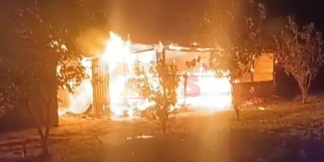 Dos viviendas fueron consumidas por el fuego en Zeballos Cue