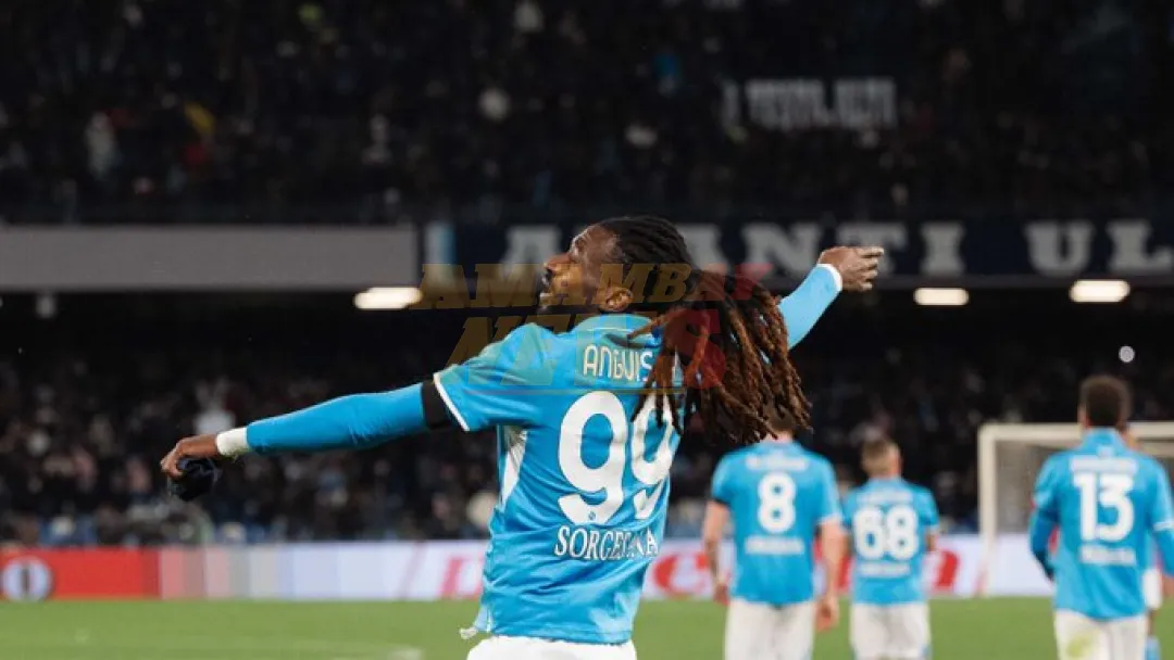 Napoli no baja el ritmo en Italia