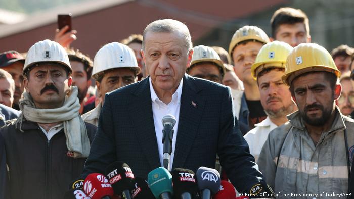 Turquía da por concluidas las tareas de rescate en la mina tras encontrar el último cadáver