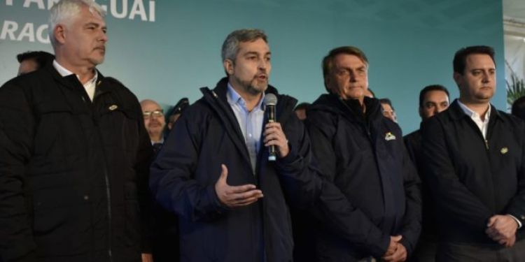Otra vez Marito se arrodilla ante Brasil y pretende una nueva entrega como la del acta bilateral