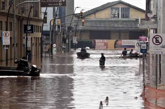 Suben a 175 los muertos por las inundaciones en Brasil