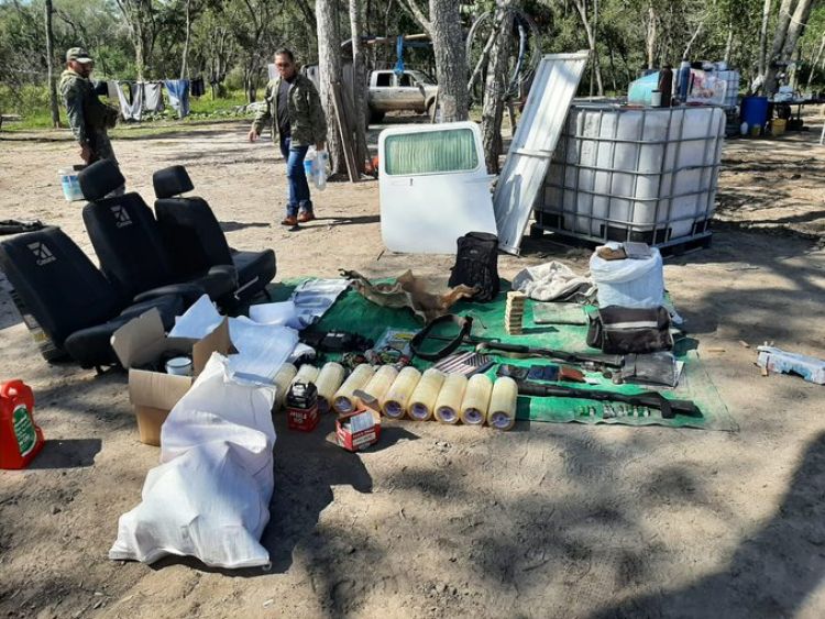 Buscando campamento epepista, autoridades dieron con base narco