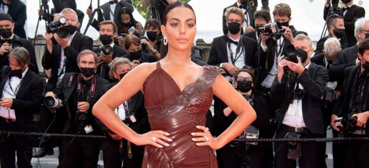 Georgina Rodríguez impacta en la alfombra roja de Cannes