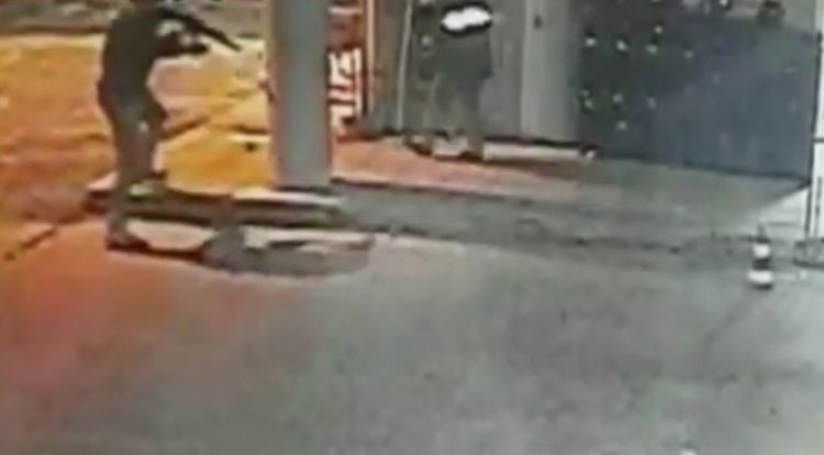 Roban G. 700 millones a fábrica de gaseosas en San Antonio