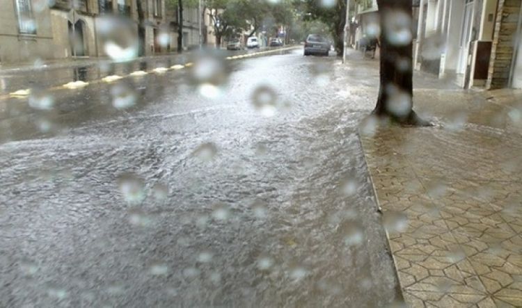 Meteorología pronostica inicio de semana cálido y lluvioso