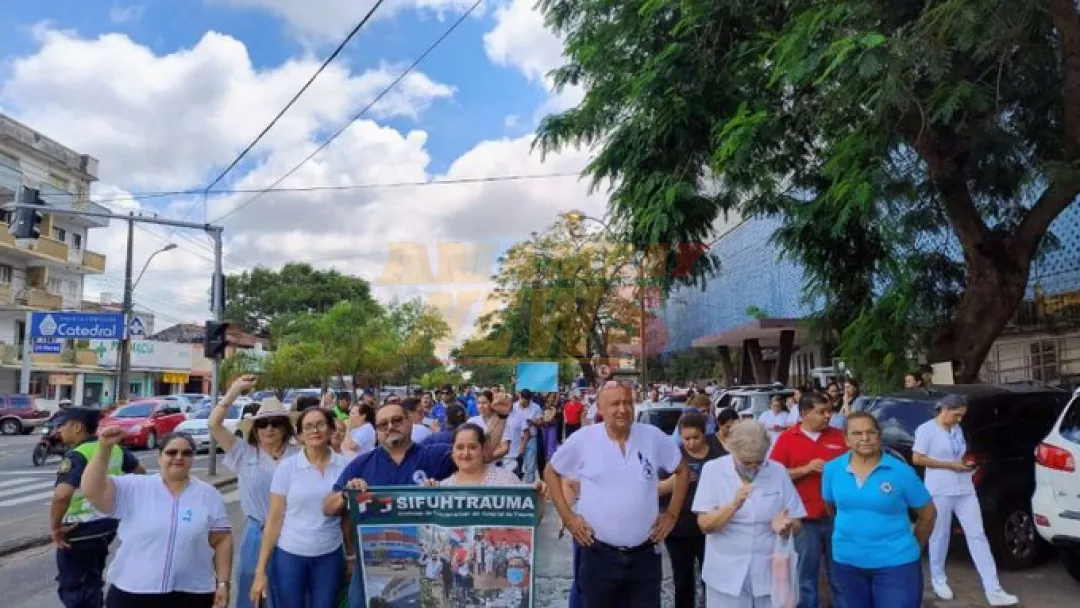 Trabajadores del Hospital de Trauma protestan para exigir aumento por insalubridad