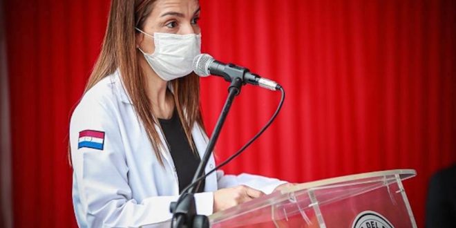 Médicos denuncian que siguen los despidos a los que no acompañan a Wiens y Brunetti