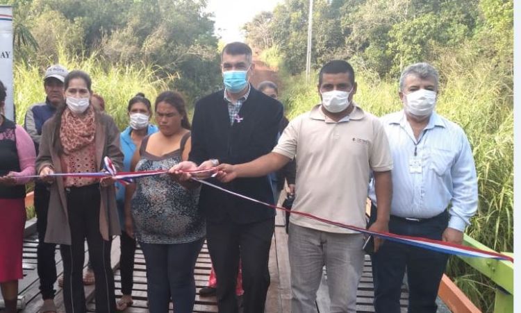 Gobernador habilitó refacción de puente en asentamiento San Rafael de Pedro Juan Caballero