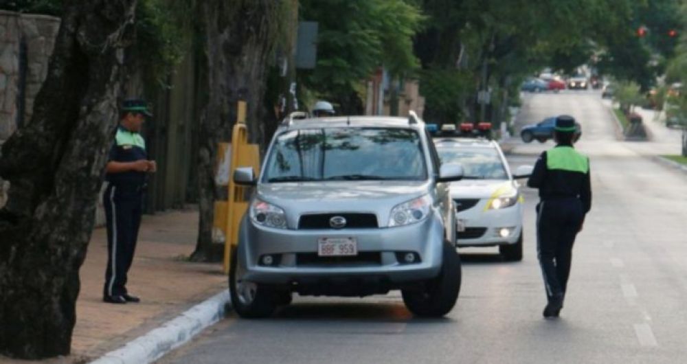 Advierten que agentes de la PMT no pueden cobrar multa