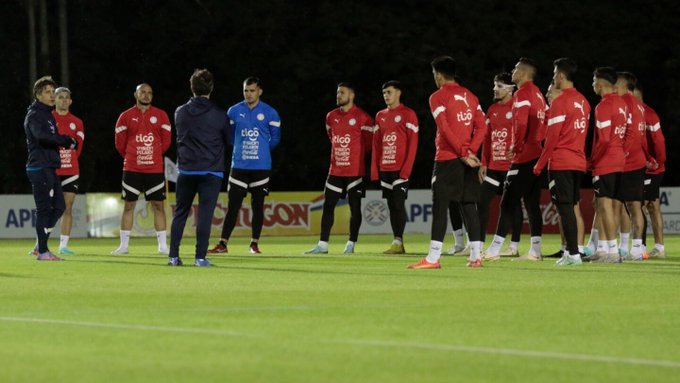 La Albirroja tuvo su primera movilización