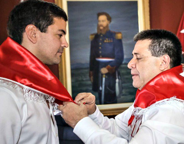 Peña niega que le hayan recomendado no mostrarse con Cartes en actos de campaña