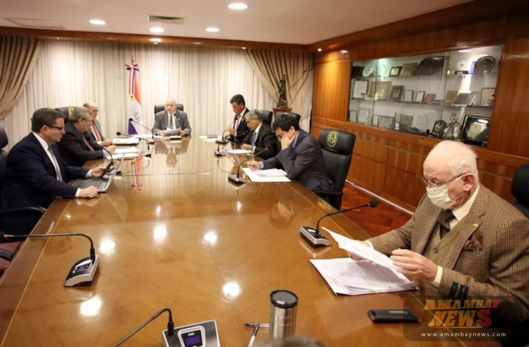 Para evitar “escándalos jurídicos”, la Corte alega que urge examen a futuros abogados