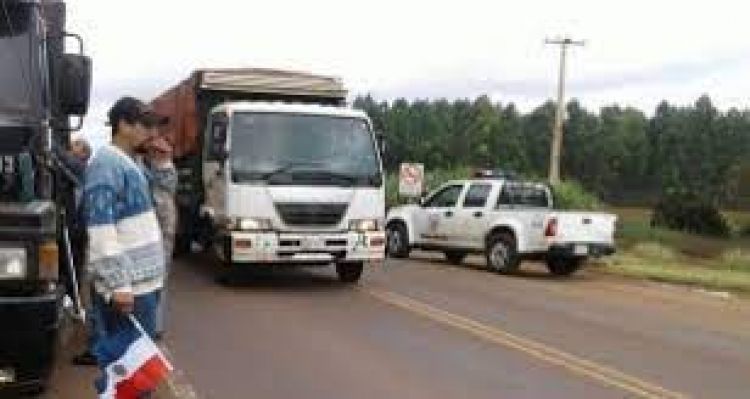Camioneros en paro piden disculpas por malos ratos a la ciudadanía
