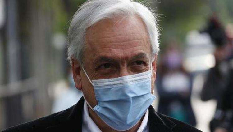 Presidente Piñera vota y llama a la paz y unidad
