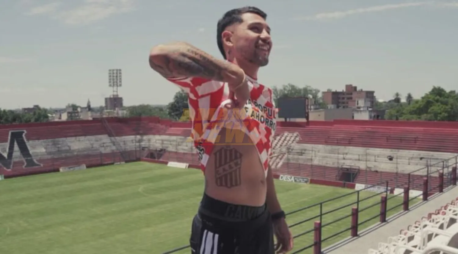 Emotiva presentación de 'Tucu' Salazar en el club de sus amores