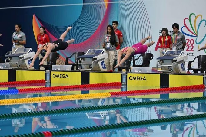 Invitan a cursos de natación en invierno para adultos y principiantes