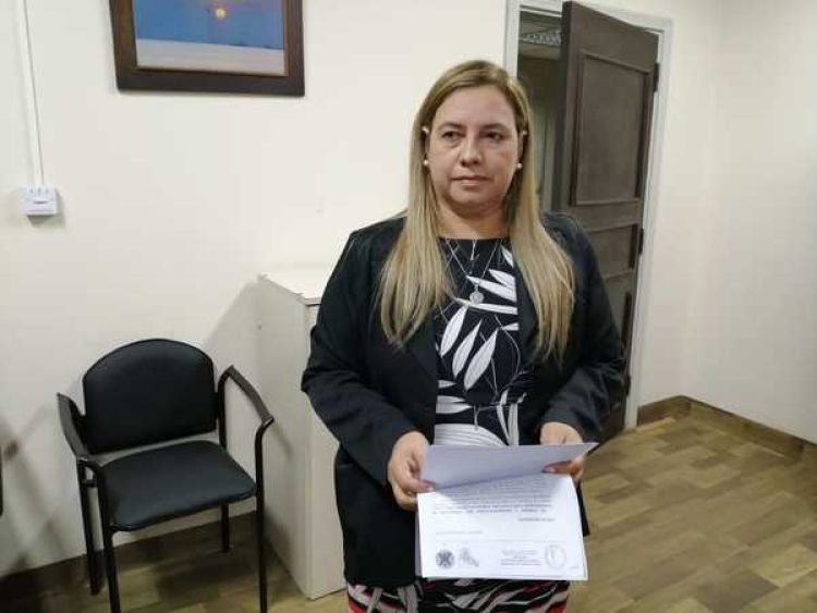 Corte «privilegia» a precandidata de Fuerza Republicana con permiso de 6 meses para hacer campaña