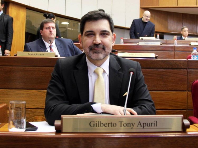 Senador apoya reapertura de la frontera y reconoce que puede empeorar situación del sistema sanitario